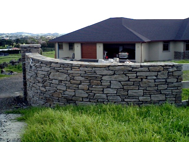 Garden & Retaining Walls | Phaid Stone Worx